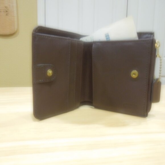 NWT Coach Brown Leather Wallet - Picture 1 of 4